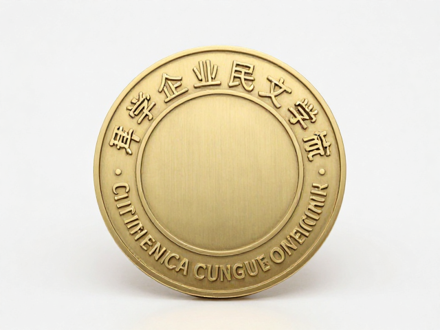 定制黄铜校徽用于企业团建，彰显文化底蕴与团队凝聚力