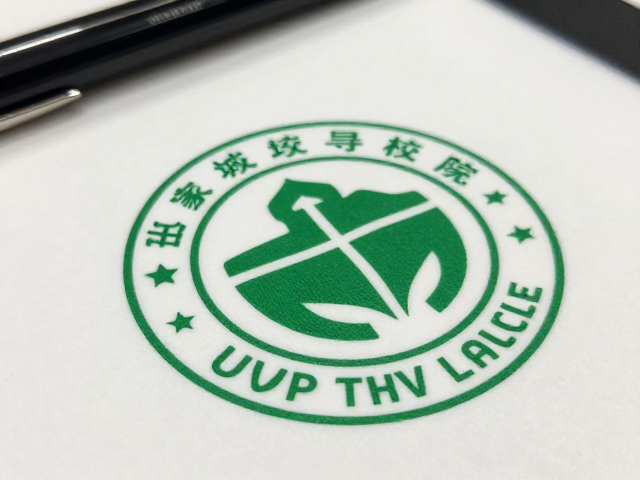 校徽定制选UV打印，环保再生材料，耐用高质又绿色