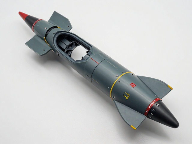 MS-06光束军刀零件打磨教程,导弹舱细节处理与模型制作指南
