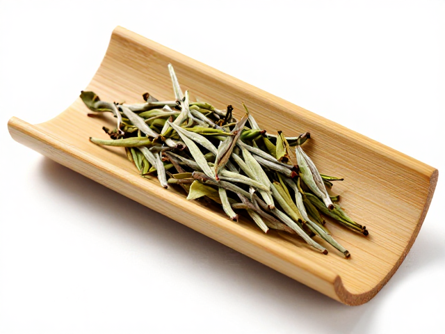 竹根茶盘的自然肌理与白茶特性的契合逻辑