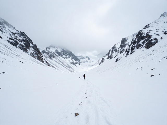 小众秘境冬季雪景徒步,探秘原生态路线,尊重当地习俗