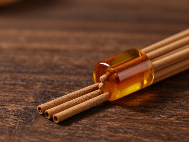 檀香的融入:木质调的温润升华