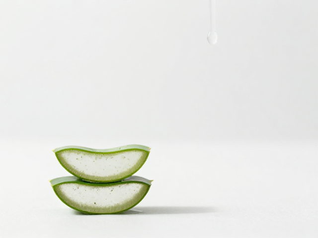 芦荟提取物的深层补水与舒缓修护