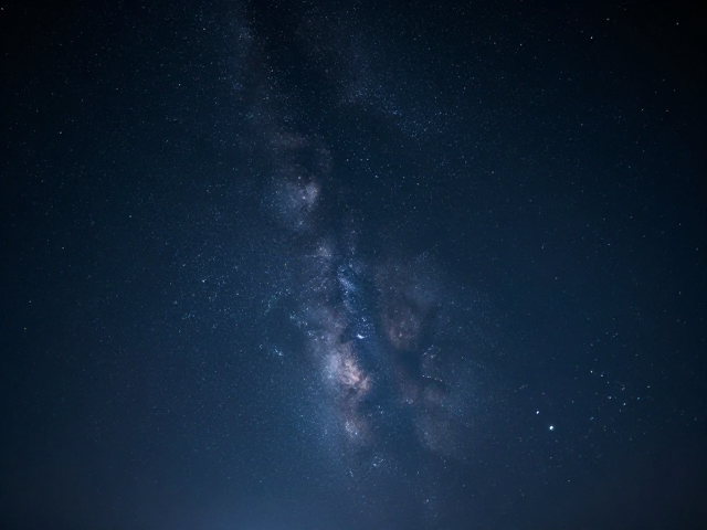 后期调色逻辑:重塑夜空氛围