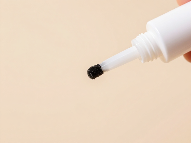 美睫胶水根部加固胶点怎么用?增强粘接稳定性不脱落技巧