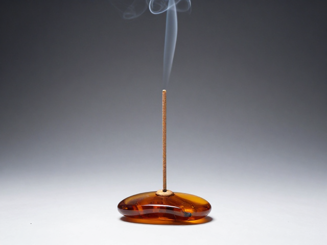 檀香后调的转化机制与感官延伸