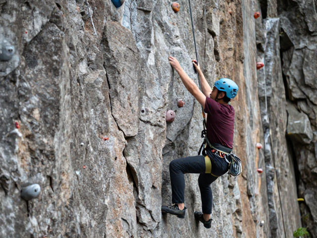 Climbing Technology自锁防护器,户外自然岩壁攀爬安全指南
