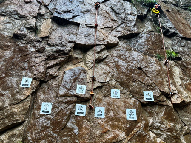 景区雨后岩墙防滑检查指南，保障户外运动项目安全