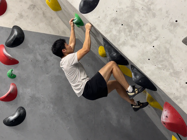 室内抱石只用手臂硬拉？揭秘跳跃发力核心技巧