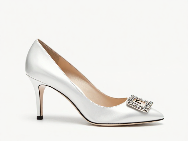 Manolo Blahnik，从装饰华丽到线条简洁，解码足履美学积淀