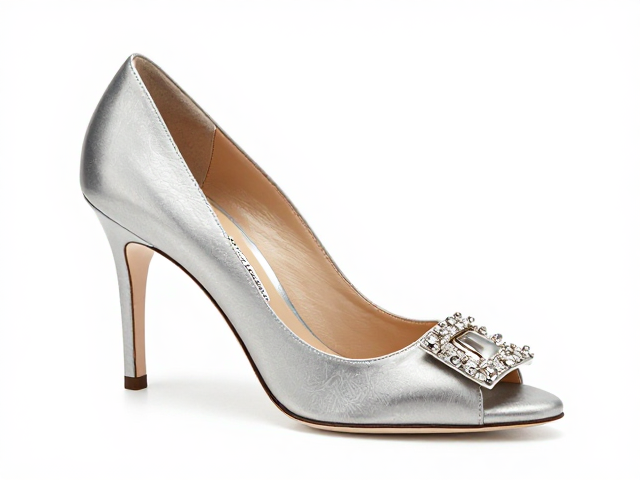 Manolo Blahnik，从装饰华丽到线条简洁，解码足履美学积淀