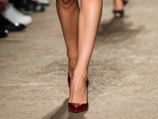 Christian Louboutin,从身份象征到时尚单品,足履艺术沉淀