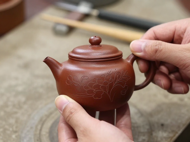 茶壶修坯整形与划花工艺详解，新手必看的紫砂壶成型技巧