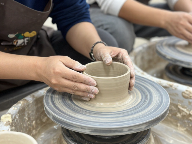 非遗团建陶艺课,参与者成品烧制防裂指南与体验