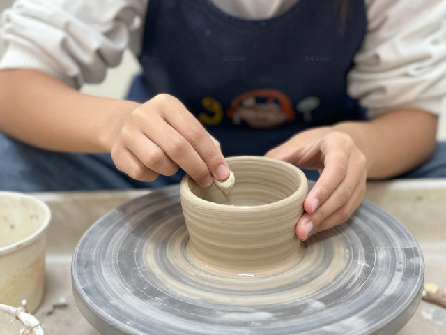 7-12岁少儿陶艺启蒙，小学创意造型指南，激发孩子艺术潜能