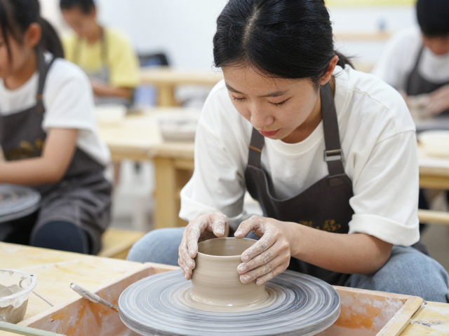 少儿陶艺讲师揭秘，学校美术课手捏成型课教学指南