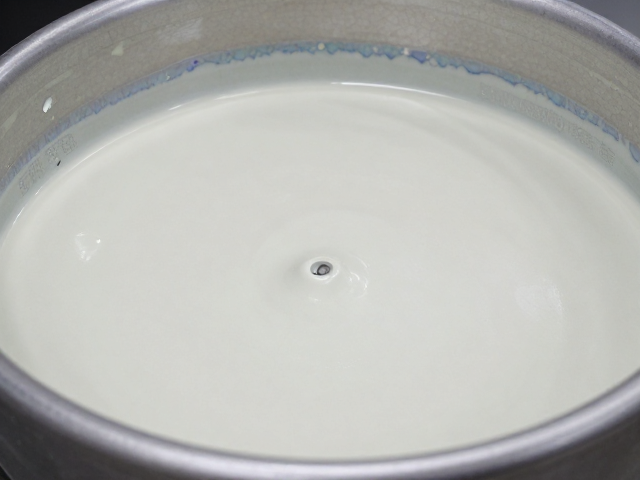 开片釉与窑变流彩，筛网过滤工艺揭秘陶瓷之美