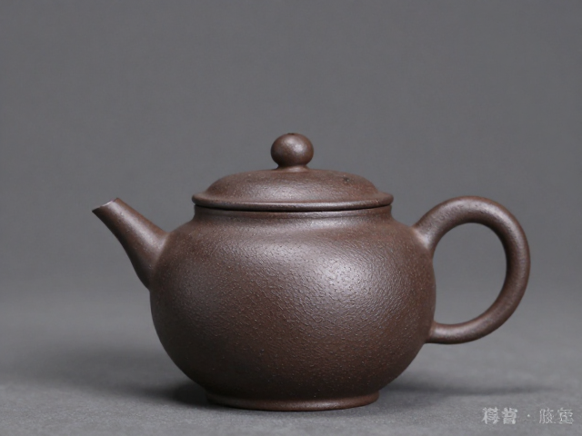素烧定型敲击纹理，茶空间器物的高级美学与选购指南
