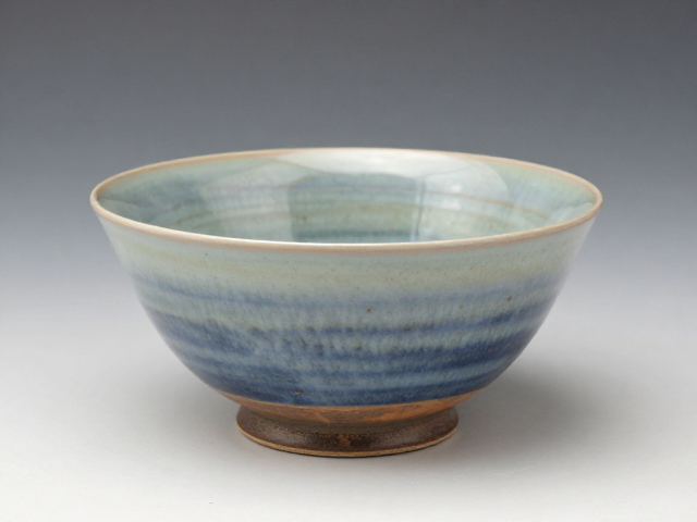 颜色釉成品赏析,釉色层次与烧成火候稳定的关键技巧
