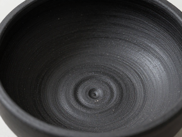 黑陶泥含天然斑点？揭秘助熔原料如何塑造独特陶艺质感