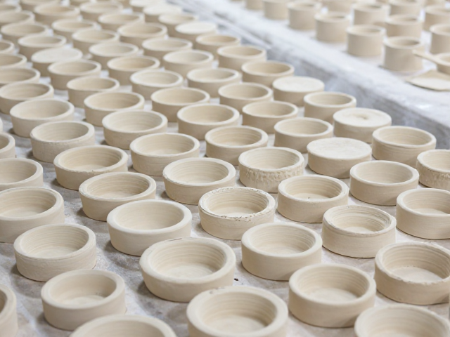 素烧半成品怎么保存?成型与烧制区隔离,确认完全干燥防裂