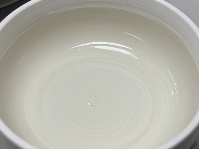 釉面针孔怎么解？温度校准与釉料膨胀系数关键排查