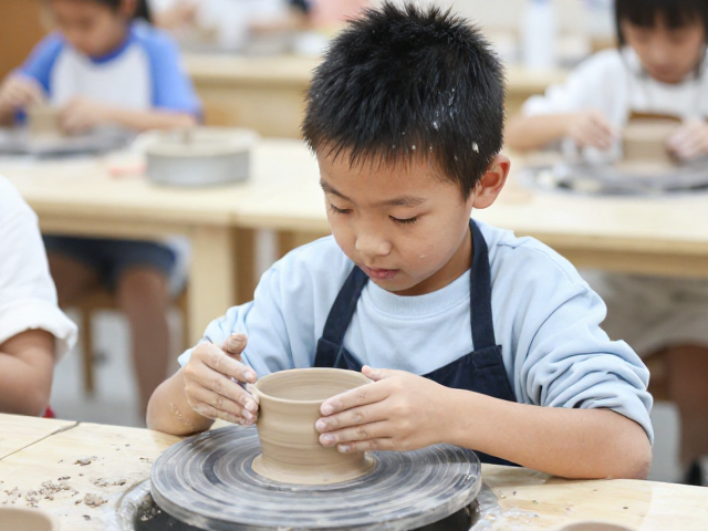 社区手作课堂，少儿非遗陶艺体验，严选安全釉料放心玩