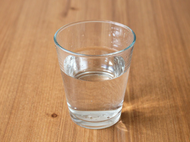 定期上油防老化褪色,避开水杯湿物护家具