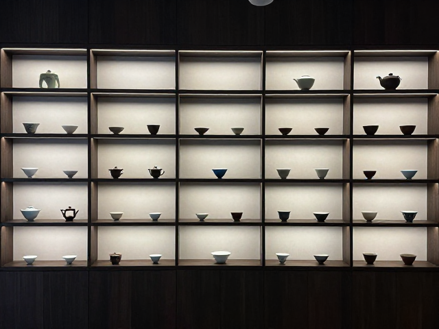 茶席装饰与背景墙设计灵感,打造茶器展示柜的高级感空间美学