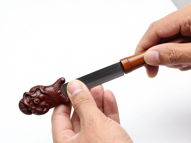 师徒传承木雕手把件,平刀技艺核心与实操解析