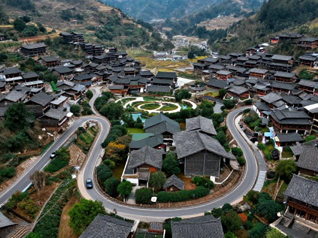 民族村寨环线自驾攻略,高弯道密度挑战,找当地向导交流避坑