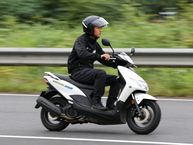 日本进阶驾驶法，踏板车阵风路况驾驭技巧与避坑指南