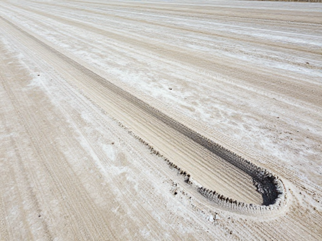沙地防陷与盐碱地骑行技巧,长距离耐力穿越指南