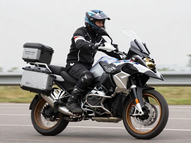 宝马R1250GS ADV长途摩旅,电子可调悬挂ECC如何提升骑行体验