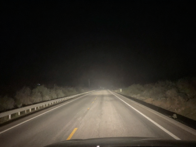 暗夜山路控车,克服孤独感,沙尘如何影响光束穿透?