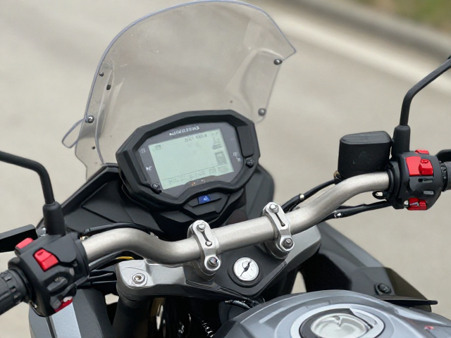 新手长途机车推荐,Honda CB400X液晶仪表实测