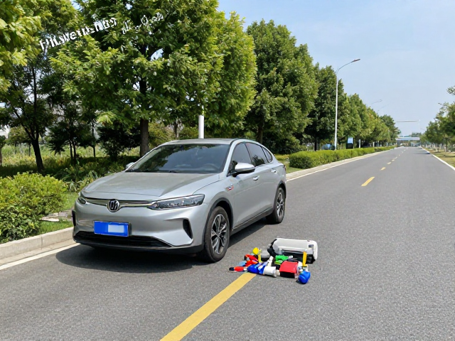 城郊自驾观景攻略,出发前必查胎压刹车,备齐简易维修工具