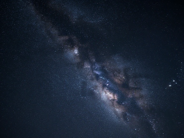 远离光污染选址查星轨月相,解决对焦不实拍出清晰星空