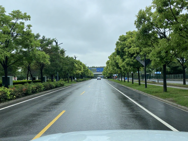 城郊观景路线推荐，无需特殊驾驶技术，避开雨天积水路段