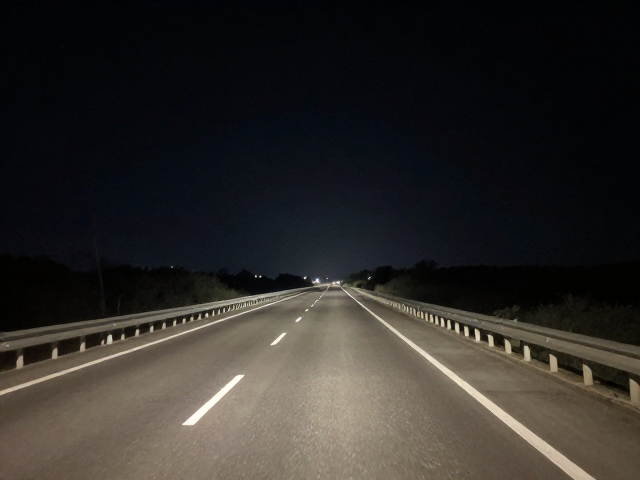 长途公路骑行夜间国道照明指南,提升耐力与安全