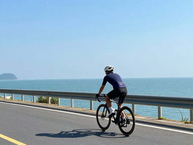 海滨公路骑行攻略,风景与防御性驾驶的安全平衡