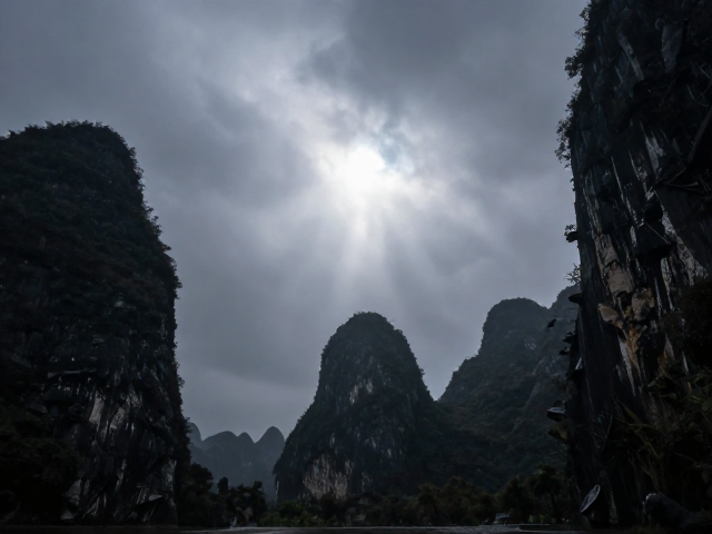 喀斯特地貌线怎么拍？高亮射灯，避开暴雨期，出片率翻倍