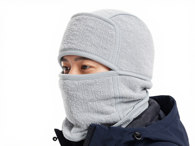 风雪防护套件怎么选？保暖头套防风锁温实测指南