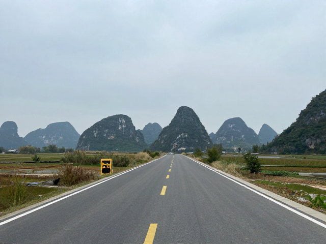喀斯特地貌骑行，滨海公路巡航，日行程规划指南