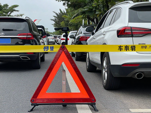 折叠车载警示三脚架怎么用？车队骑行警戒避坑，勿放车尾过近