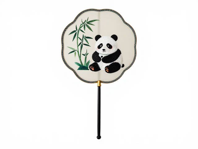 设计构图与团扇形制的适配逻辑