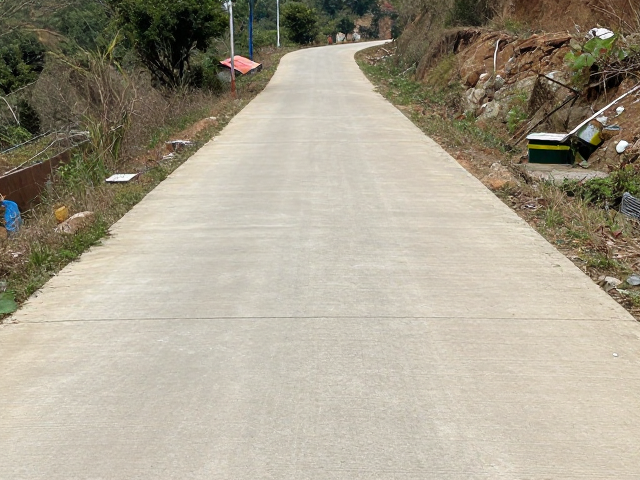 避开高温！砂石山路小众路线，县乡水泥路补水规划