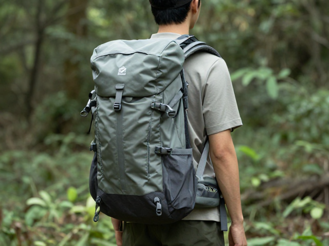近郊山林徒步包怎么选?防泥易清理,新手友好入门指南