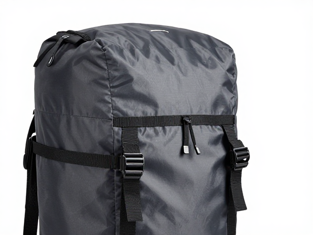 中量野营包怎么选?压缩织带与顶包设计详解