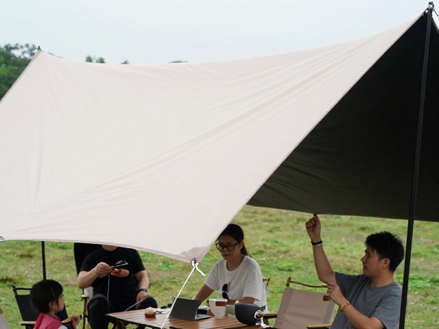 多人家庭天幕怎么选？挡风围布，营地防雨，暴雨也能稳如泰山